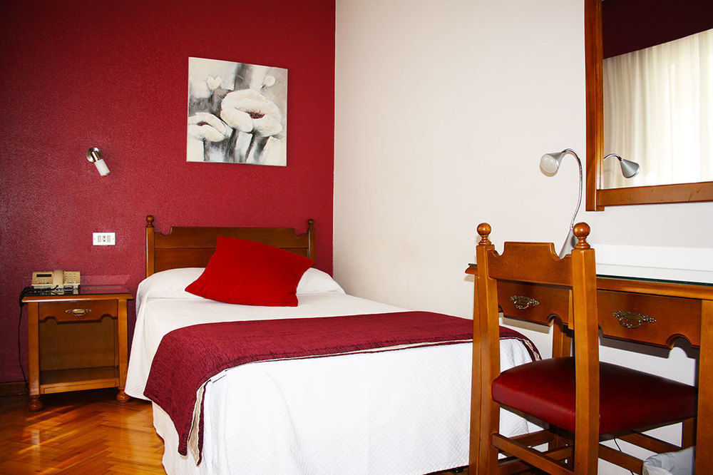 Hotel Altiana Ourense Extérieur photo